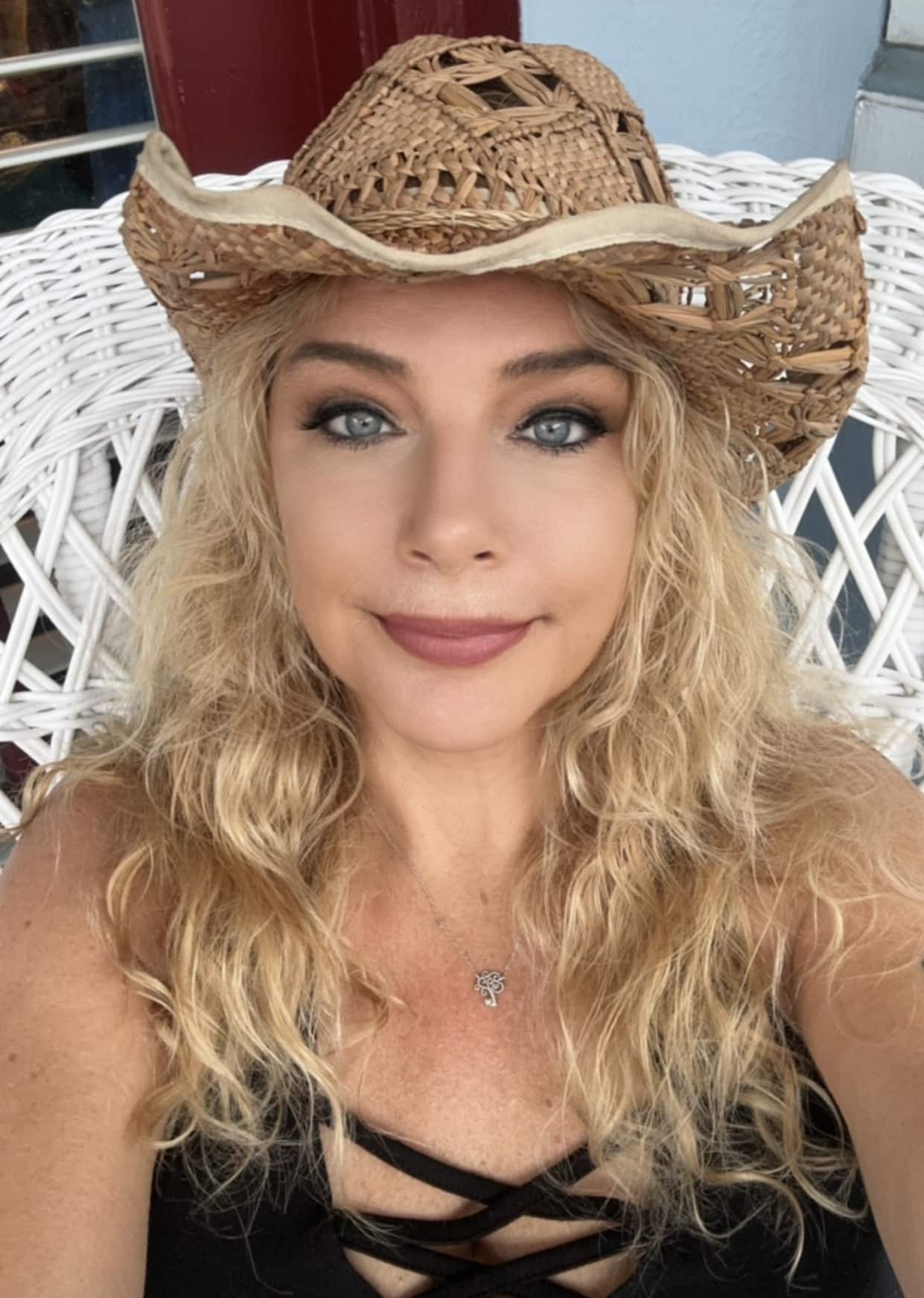 Jennifer Rankin wearing a cowboy hat